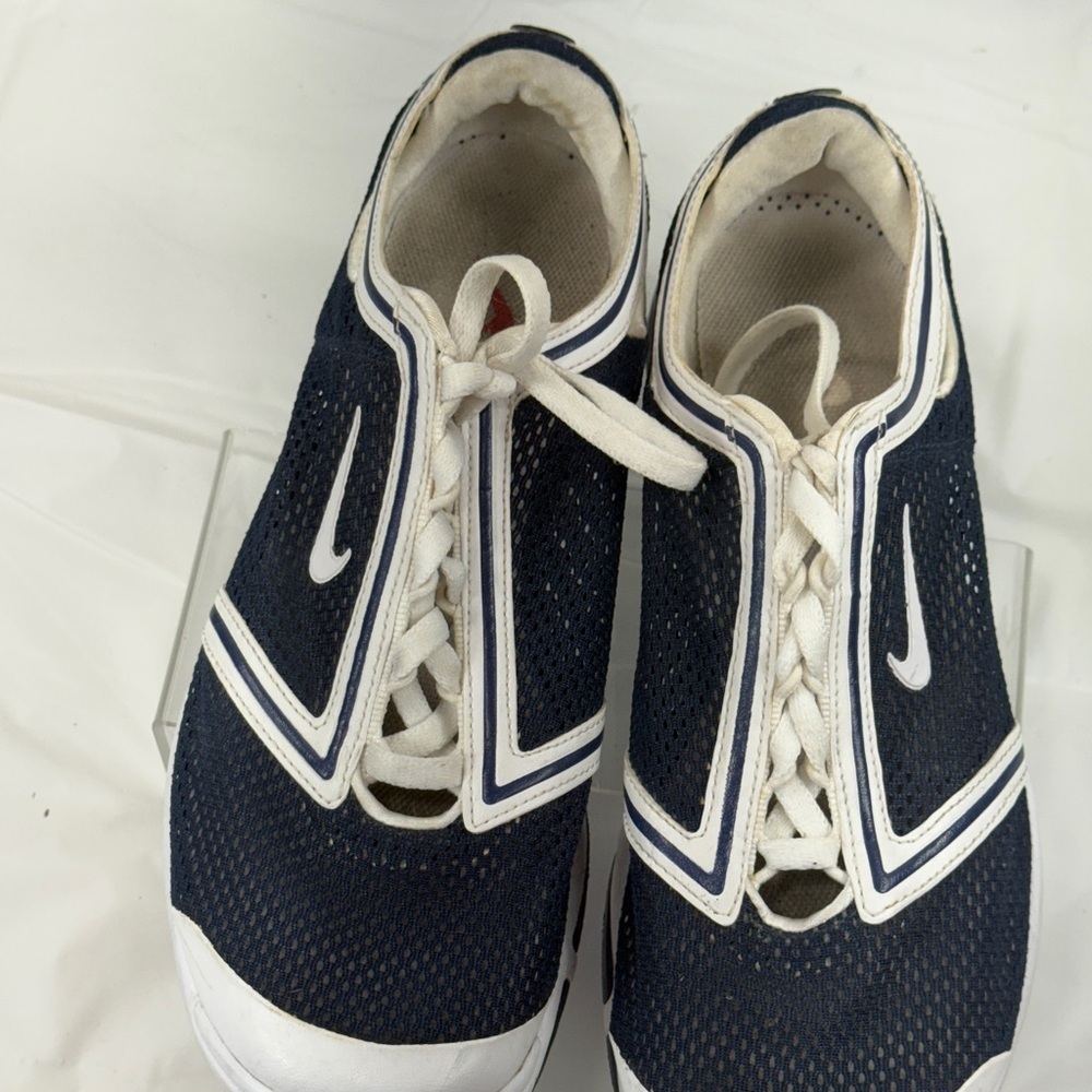 womens Nike golf shoes